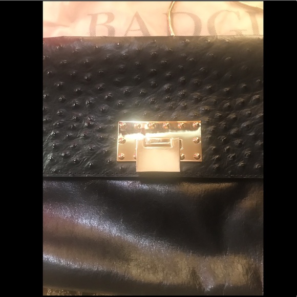 Badgley Mischka leather purse w/gold chain strap - Picture 4 of 8